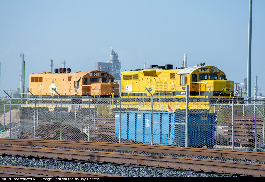 CCPN 1701 and 161 sit dead in the Nueces River Yard 